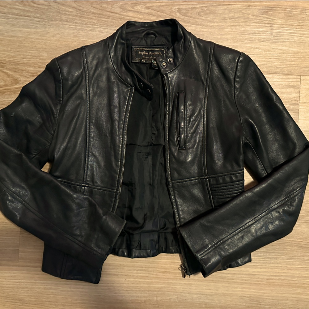 Vintage women’s cropped leather moto jacket